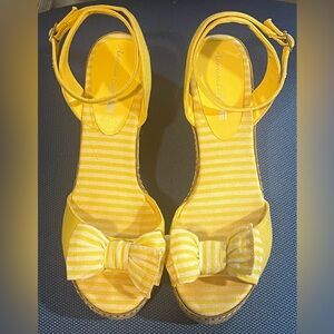 American Eagle Outfitters Women’s Pre-Owned Espadrilles, Yellow/White/Tan, 8.5